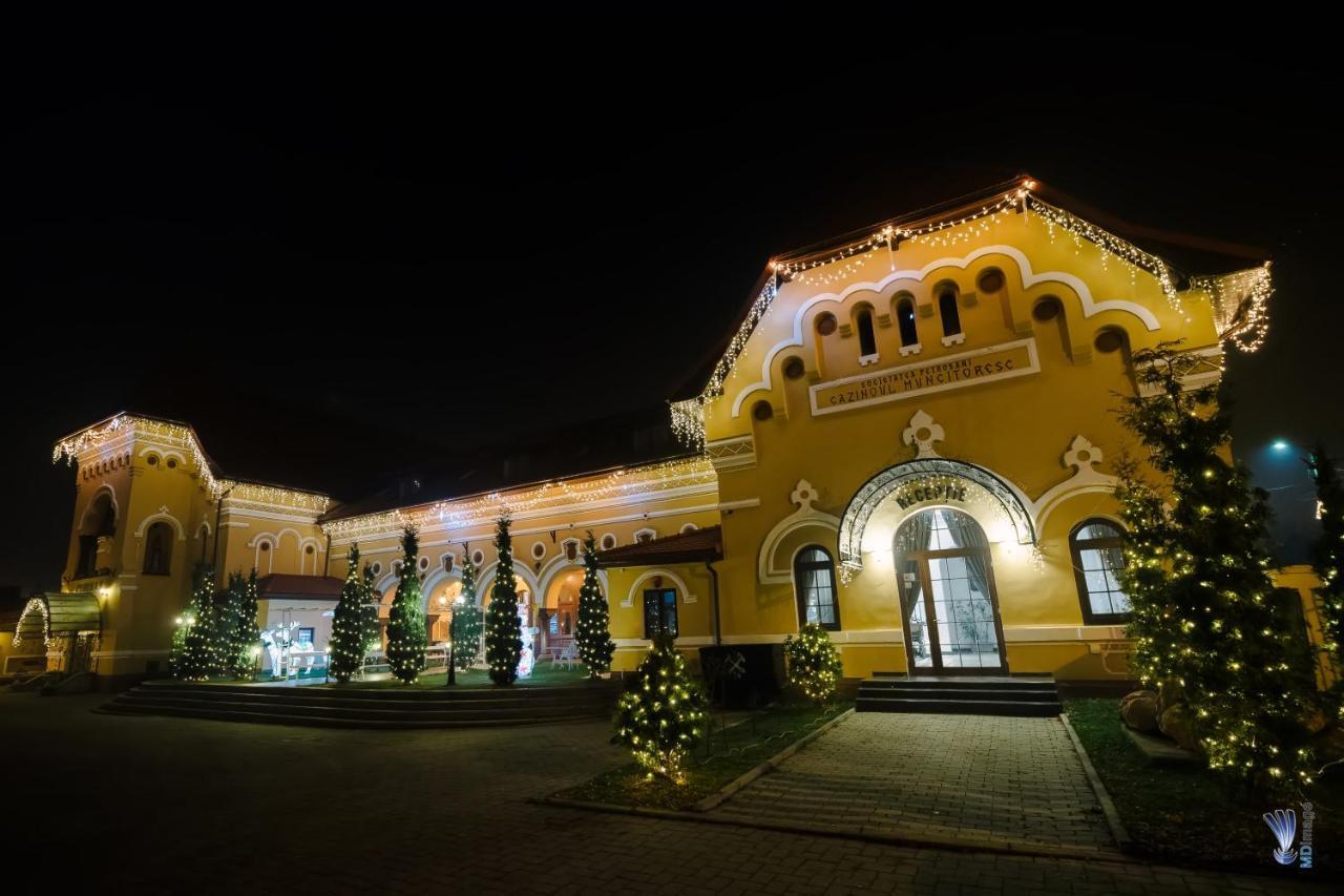 Hotel La Belle Epoque Petroşani Εξωτερικό φωτογραφία