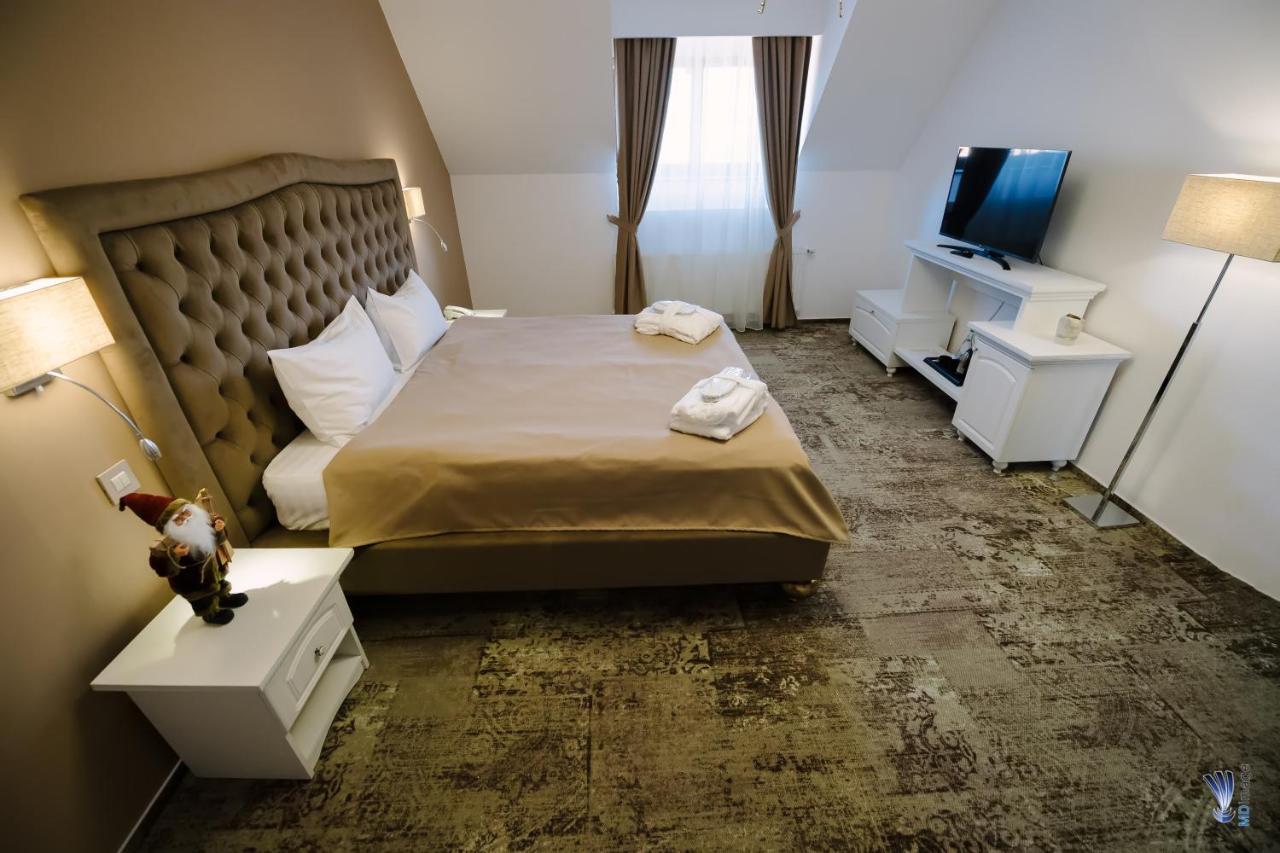 Hotel La Belle Epoque Petroşani Εξωτερικό φωτογραφία