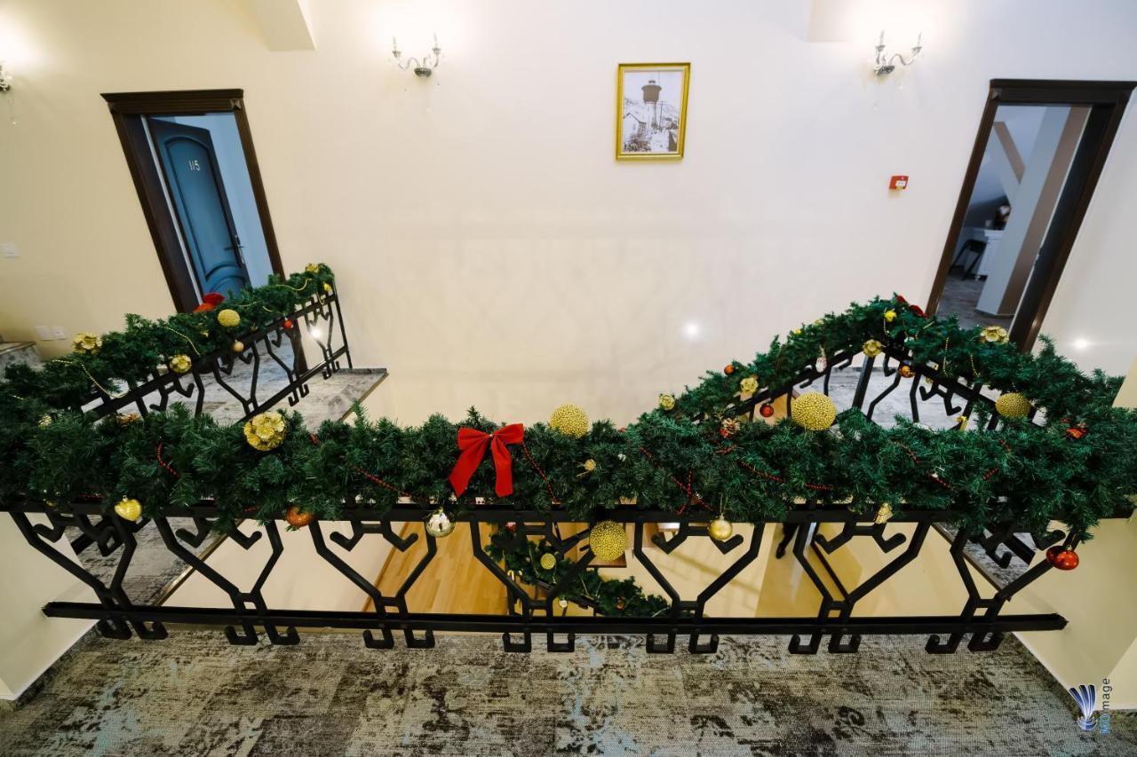 Hotel La Belle Epoque Petroşani Εξωτερικό φωτογραφία