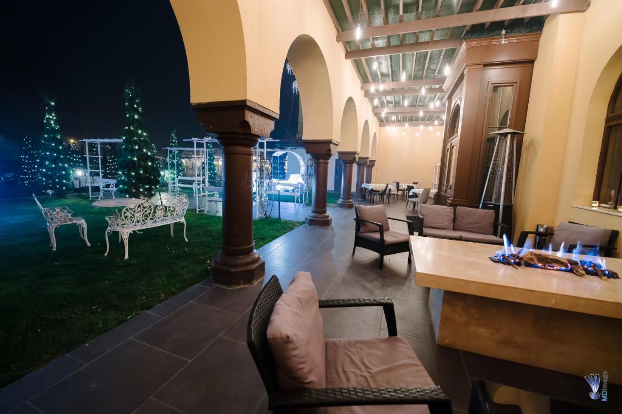 Hotel La Belle Epoque Petroşani Εξωτερικό φωτογραφία