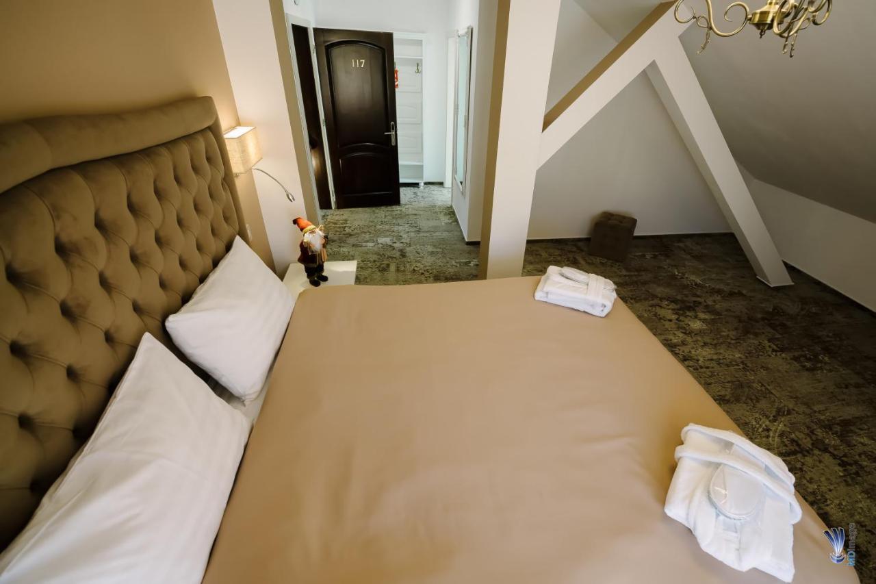 Hotel La Belle Epoque Petroşani Εξωτερικό φωτογραφία