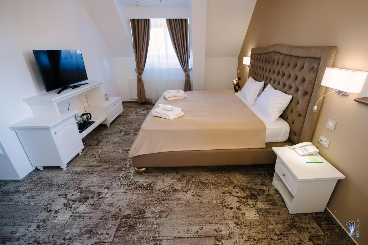 Hotel La Belle Epoque Petroşani Εξωτερικό φωτογραφία
